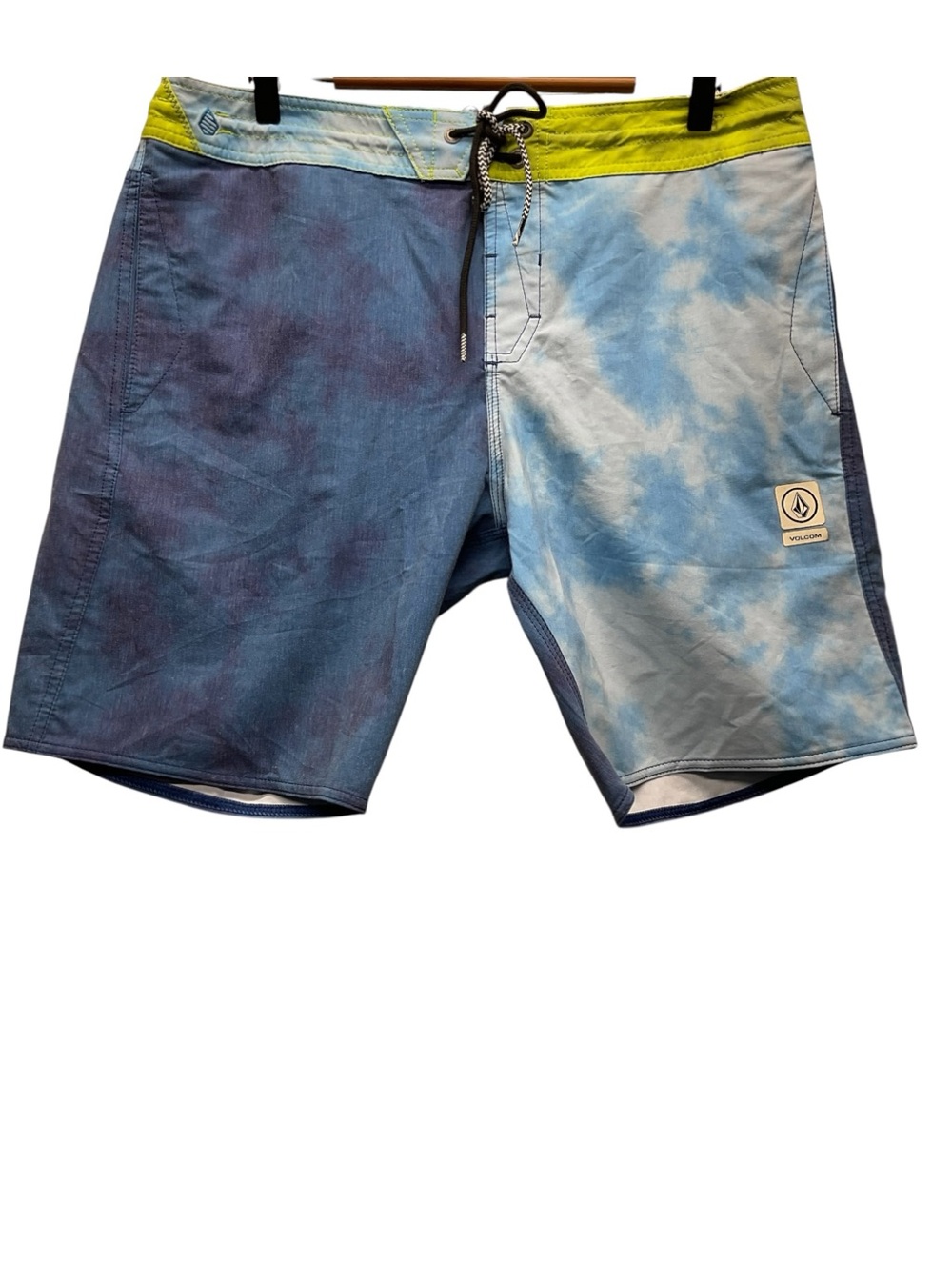 Volcom Slingers Men’s Board Short Trunks Size 34 Beach Resortwear vacation